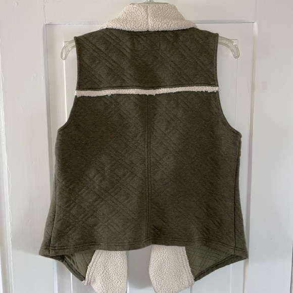 Anthropologie Saturday Sunday Olive Green Quilted Sherpa Vest - Picture 4 of 17